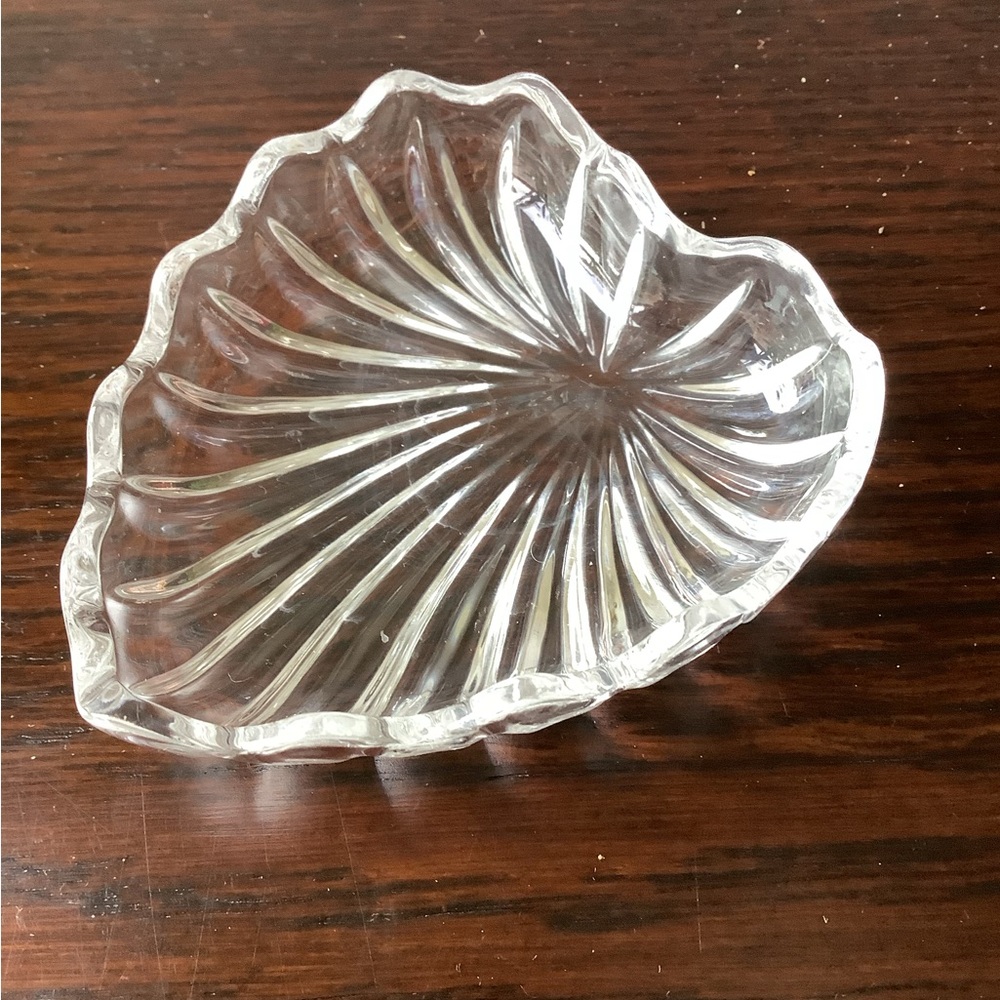 Art Deco small heart shaped trinket tray